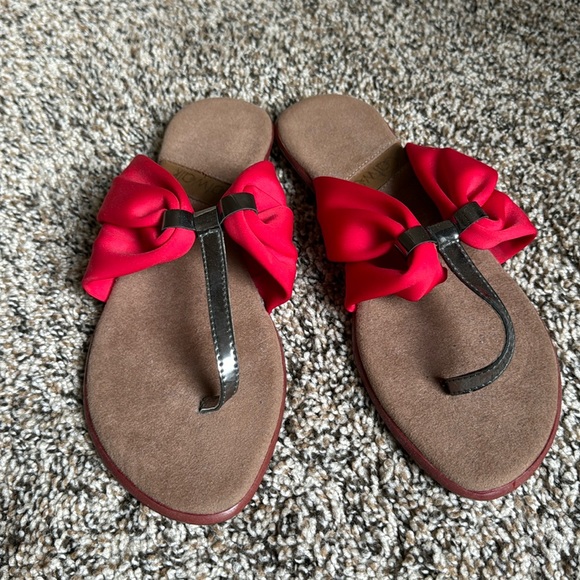 Catwalk flip flop sandals( NWOT - Picture 1 of 8